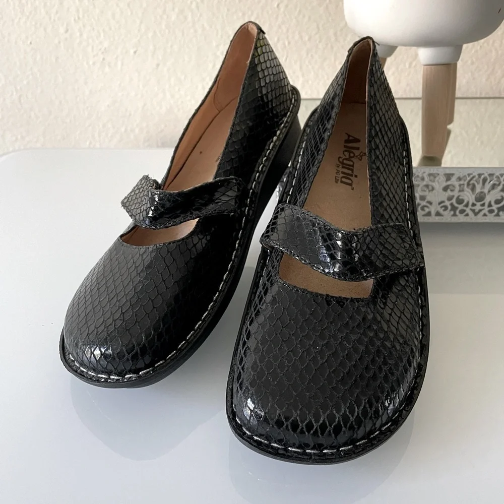 ALEGRÍA “Feliz” Black Mary Jane Shoes- Snake Embossed - Picture 8 of 10